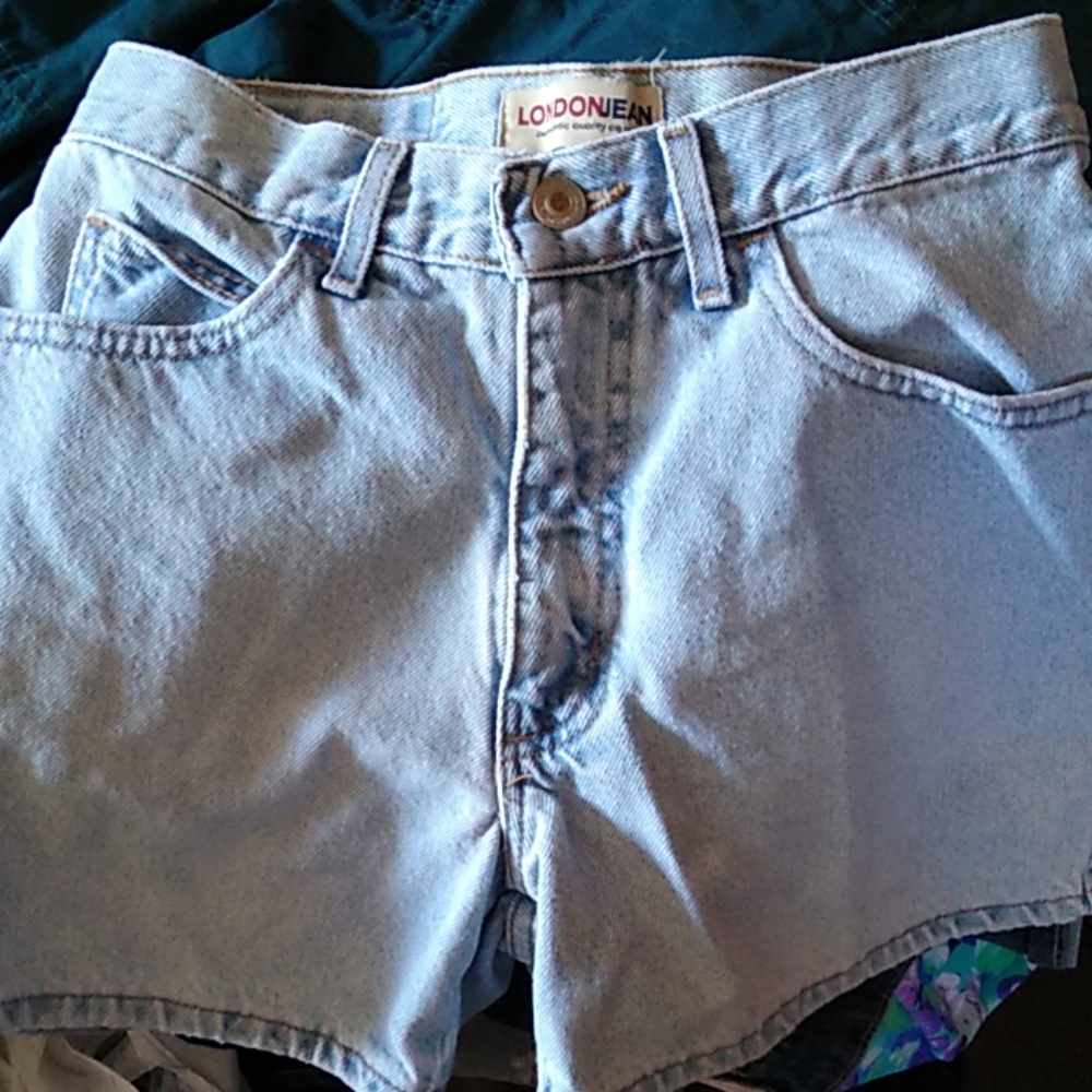 $6...Shorts . (1)b juniors
